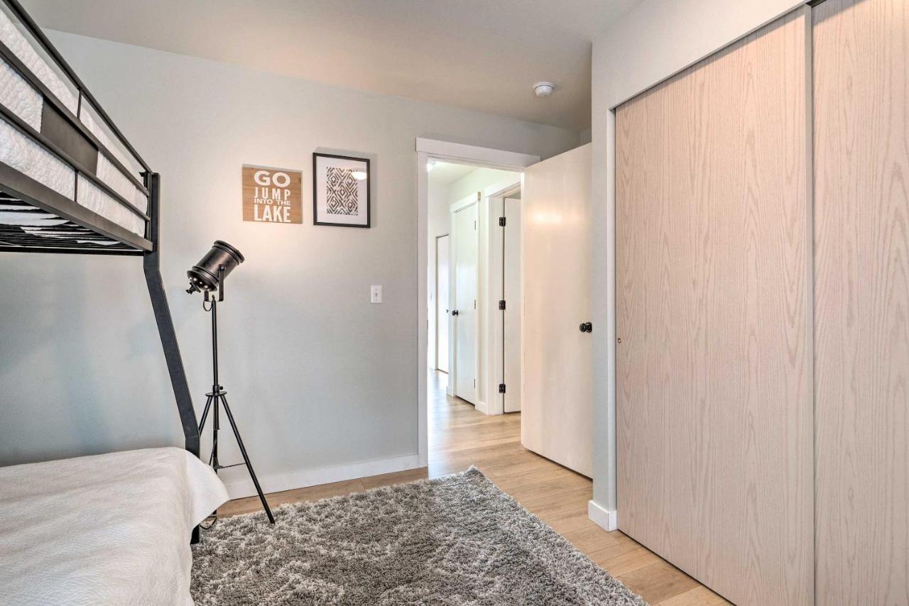 Chic Chelan Condo With Balcony, Walk To Lake And Dtwn! Exteriör bild