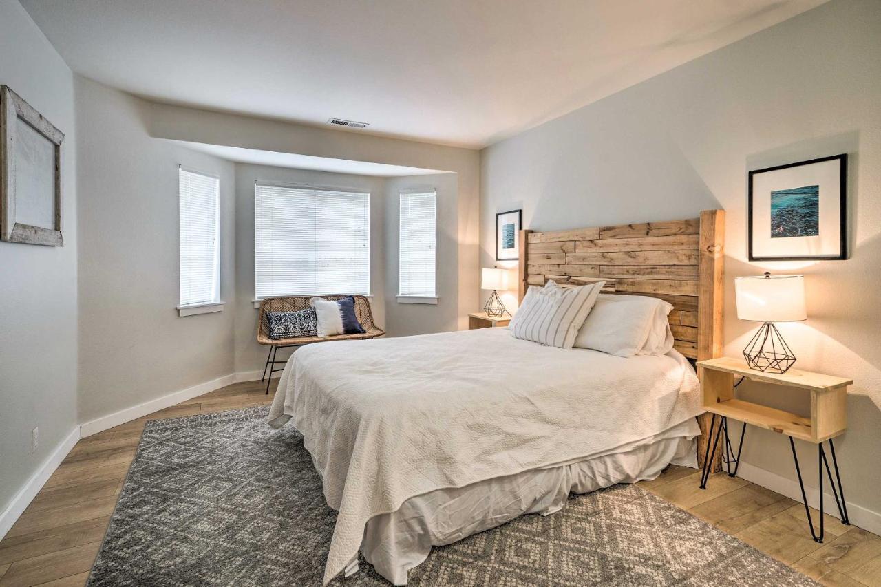 Chic Chelan Condo With Balcony, Walk To Lake And Dtwn! Exteriör bild