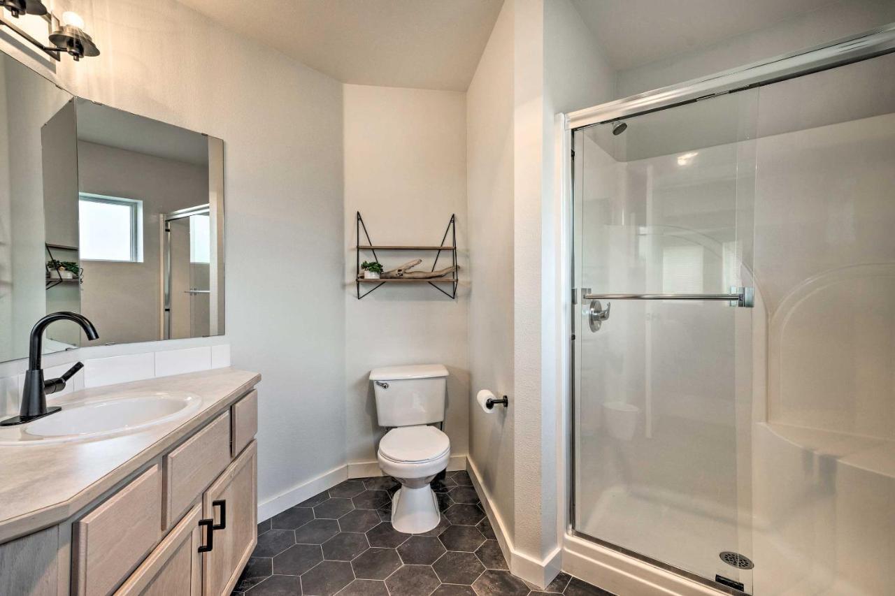 Chic Chelan Condo With Balcony, Walk To Lake And Dtwn! Exteriör bild